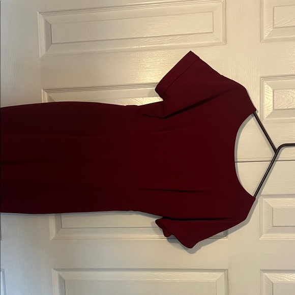 Alexia Admor Dresses & Skirts - Alexia Admor Rich Burgundy Midi Dress
